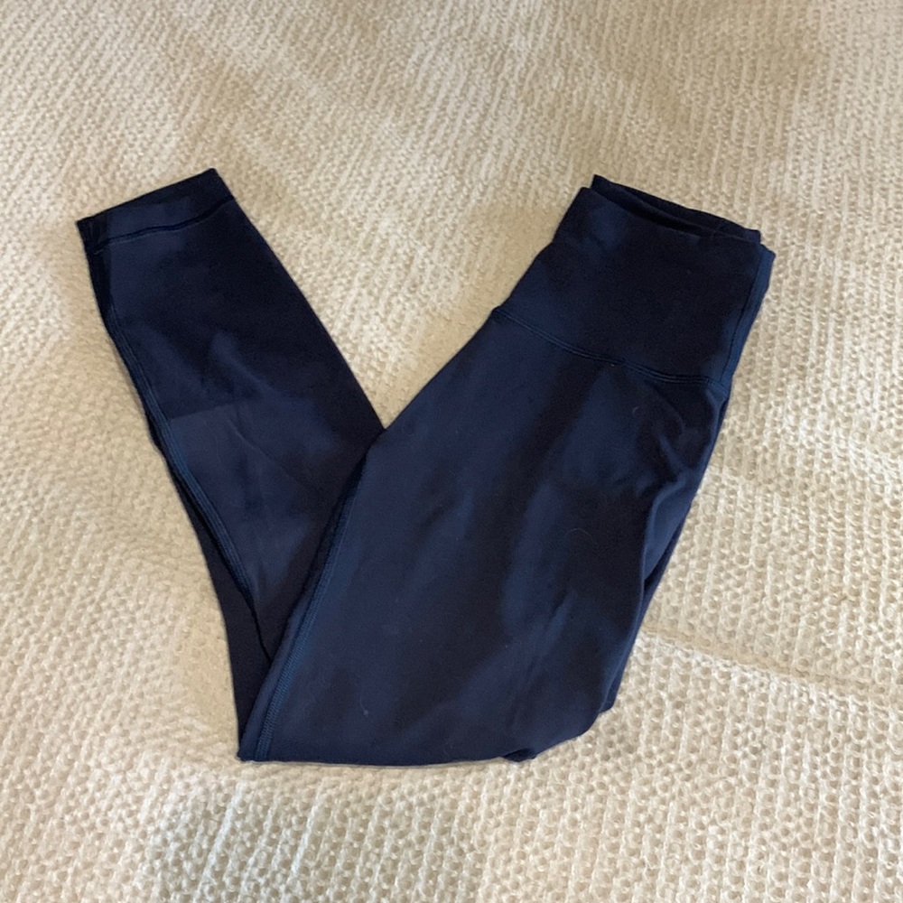 Lululemon wonder train. Size 4. Navy blue.